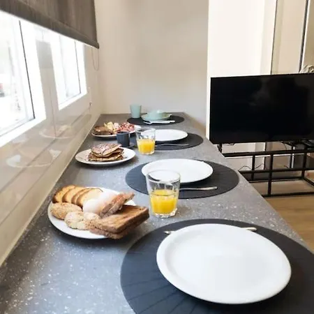 Camellia Suite - 5 Min Drive To Piraeus Port Exterior foto