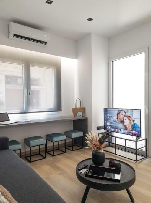 Camellia - 5 Min Drive To Port Apartment