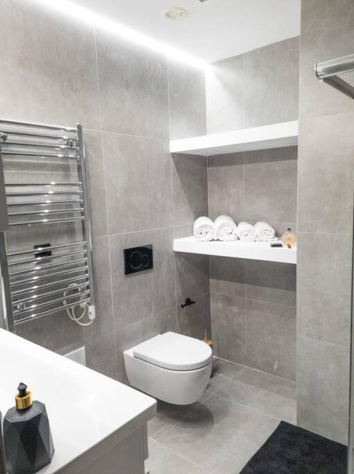 Camellia - 5 Min Drive To Port