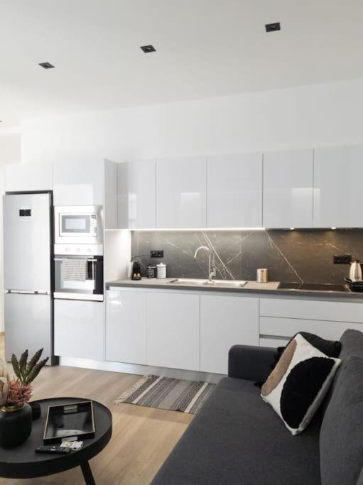 Apartment Camellia - 5 Min Drive To Port Piräus