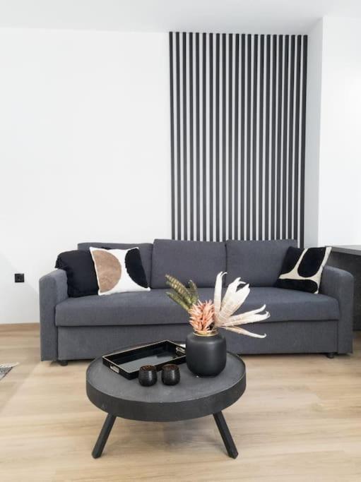 Apartment Camellia - 5 Min Drive To Port Piräus