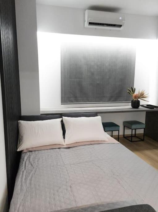 Camellia - 5 Min Drive To Port Apartment